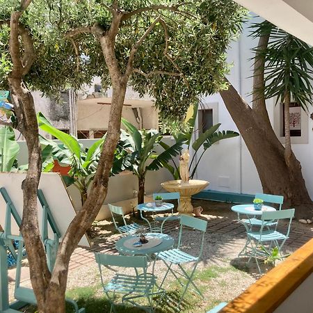 Tree Of Life Art Hotel Agia Marina Exteriér fotografie