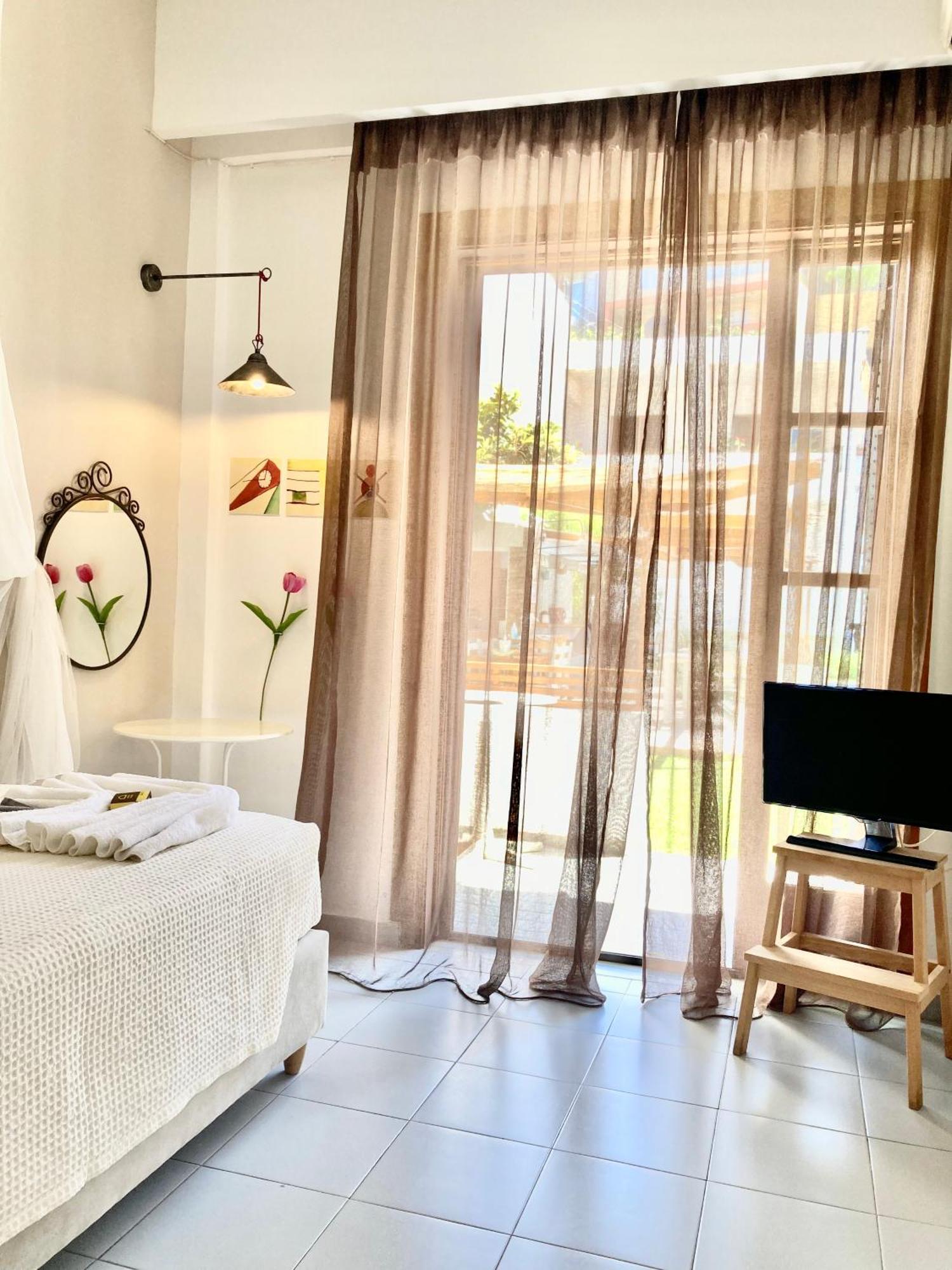 Tree Of Life Art Hotel Agia Marina Pokoj fotografie